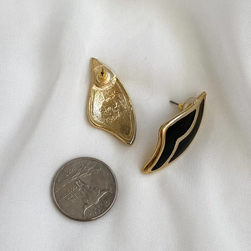 VTG Black Gold Geometric Wave Earrings